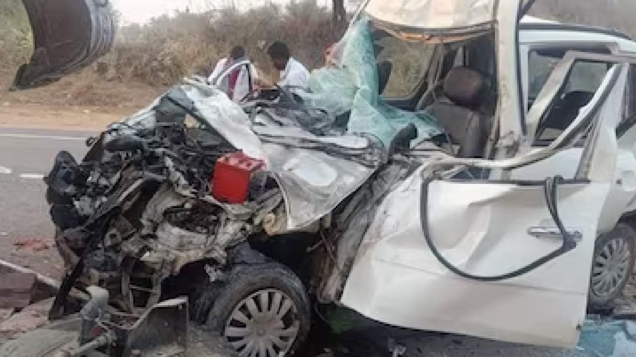 Road Accident : రాజస్థాన్లో ఘోర రోడ్డు ప్రమాదం.. ఆరుగురు పోలీసులు మృతి Road Accident : రాజస్థాన్లో ఘోర రోడ్డు ప్రమాదం.. ఆరుగురు పోలీసులు మృతి