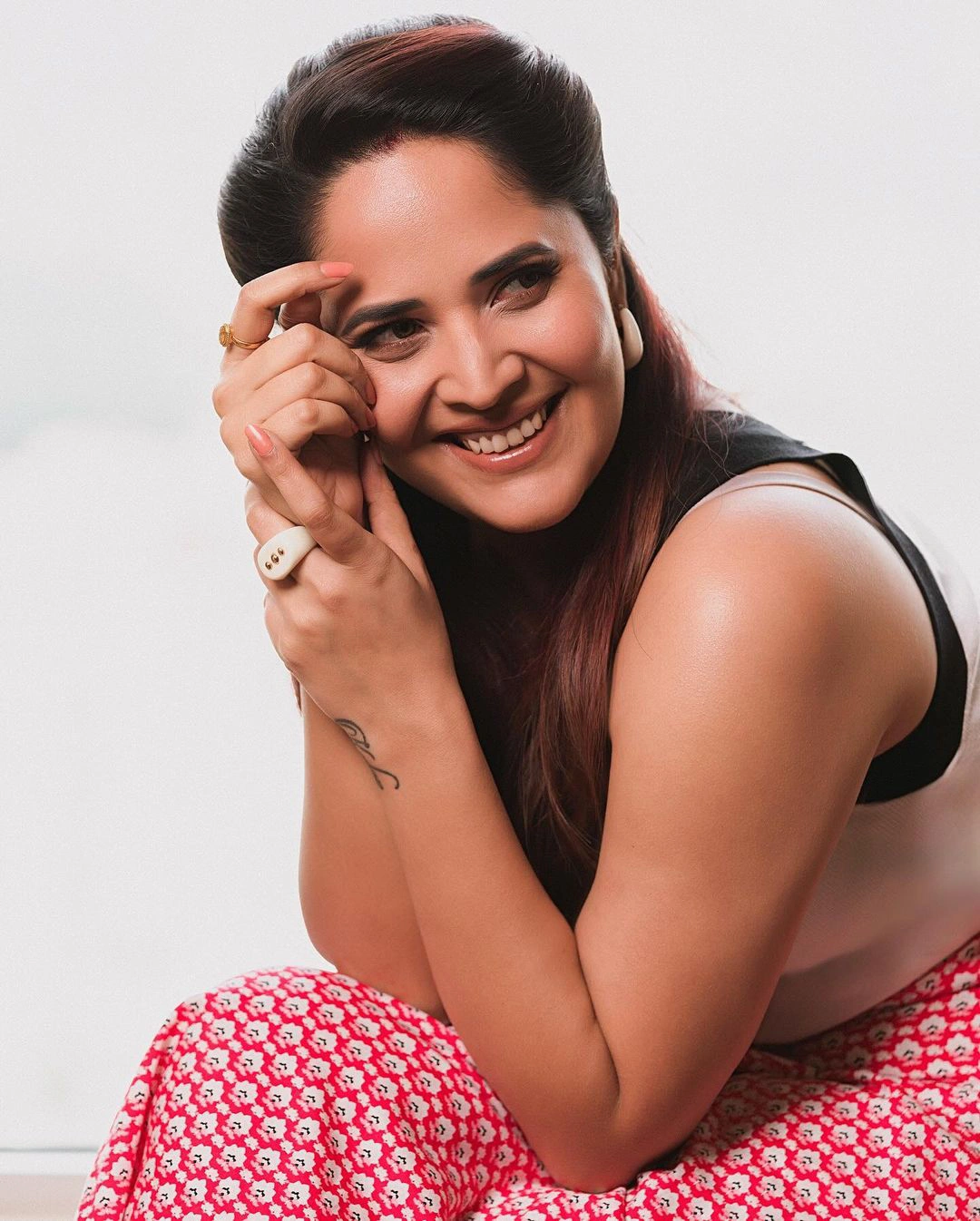 Anasuya Bharadwaj shares her latest photoshoot