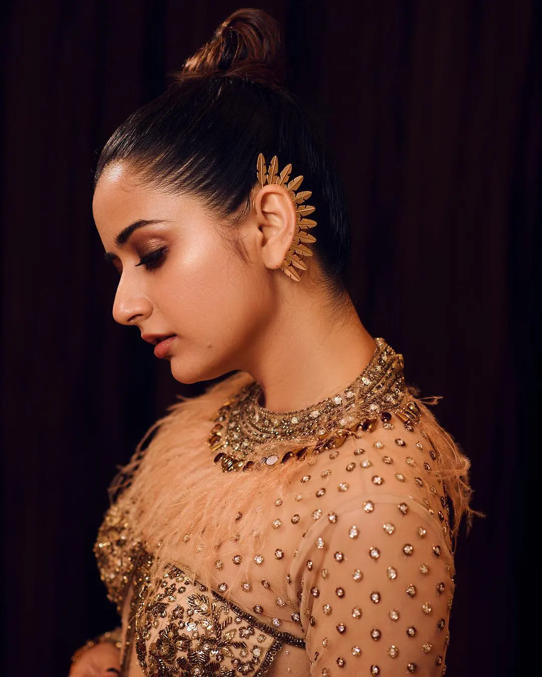 Ashika Ranganath shares her new photos in instagram