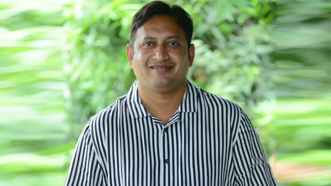 Producer SKN : బేబీ నిర్మాత ఎస్కేఎన్ నిర్మాణంలో “కల్ట్ బొమ్మ”.. ఎవరి కోసం ఈ టైటిల్..? Producer SKN : బేబీ నిర్మాత ఎస్కేఎన్ నిర్మాణంలో “కల్ట్ బొమ్మ”.. ఎవరి కోసం ఈ టైటిల్..?