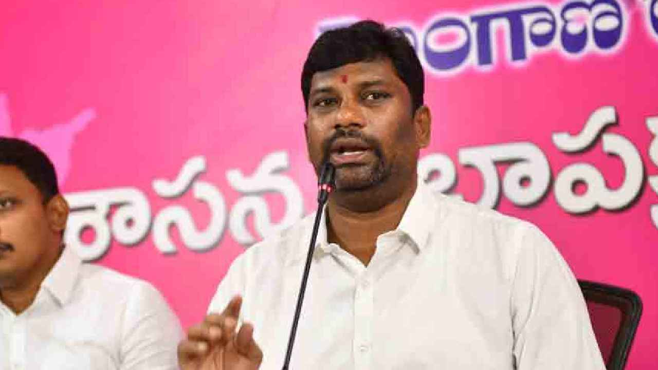 Balka Suman : అధికారం ఎవరికీ శాశ్వతం కాదు, ఫ్రెండ్లీ పోలీసింగ్ దారి తప్పుతోంది- లాకప్డెత్ ఘటనపై బాల్క సుమన్ వార్నింగ్ Balka Suman : అధికారం ఎవరికీ శాశ్వతం కాదు, ఫ్రెండ్లీ పోలీసింగ్ దారి తప్పుతోంది- లాకప్డెత్ ఘటనపై బాల్క సుమన్ వార్నింగ్