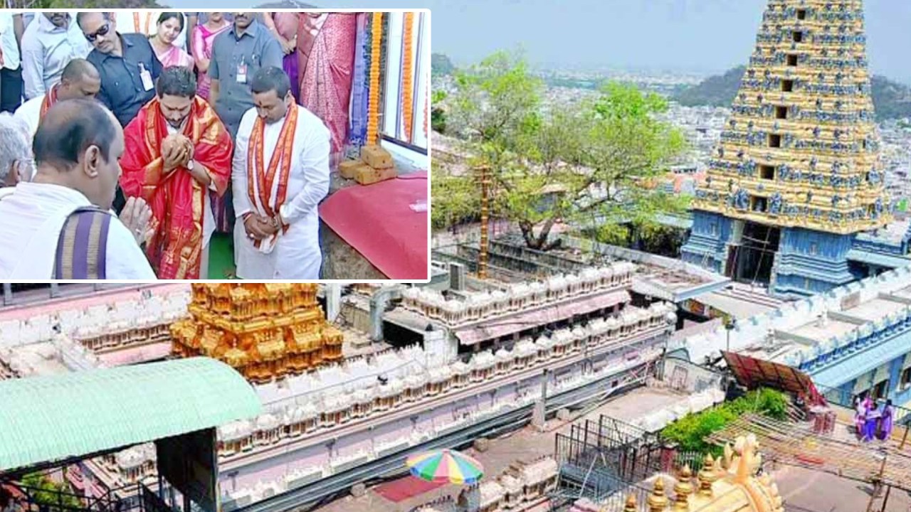 CM Jagan : ఇంద్రకీలాద్రిపై దుర్గమ్మను దర్శించుకున్న సీఎం జగన్.. రూ. 216 కోట్లతో అభివృద్ధి పనులకు శంకుస్ధాపనలు CM Jagan : ఇంద్రకీలాద్రిపై దుర్గమ్మను దర్శించుకున్న సీఎం జగన్.. రూ. 216 కోట్లతో అభివృద్ధి పనులకు శంకుస్ధాపనలు
