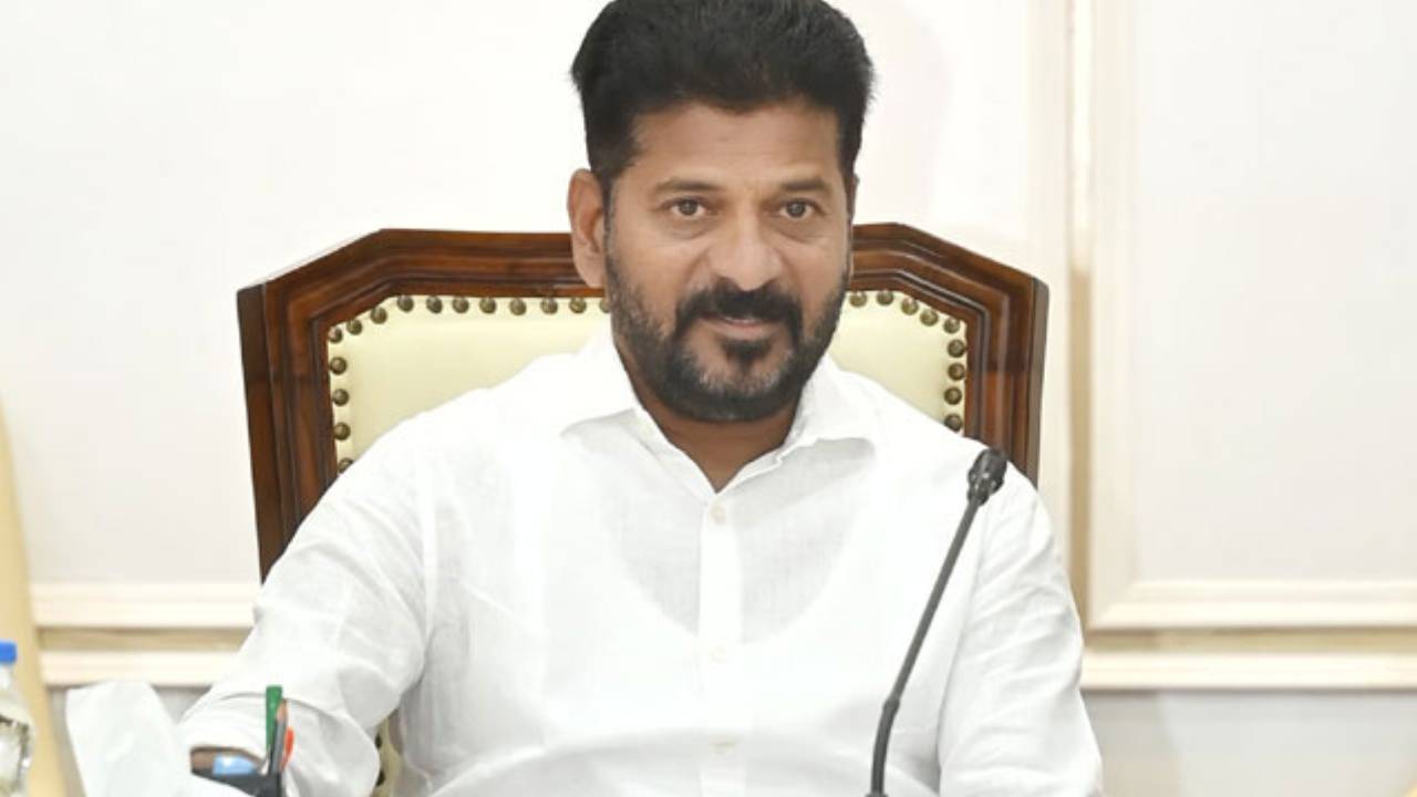 CM Revanth Reddy : ఎగ్జిబిషన్ గ్రౌండ్స్లో గిగ్ వర్కర్స్తో సమావేశం.. ముఖ్య అతిథిగా సీఎం రేవంత్ రెడ్డి CM Revanth Reddy : ఎగ్జిబిషన్ గ్రౌండ్స్లో గిగ్ వర్కర్స్తో సమావేశం.. ముఖ్య అతిథిగా సీఎం రేవంత్ రెడ్డి