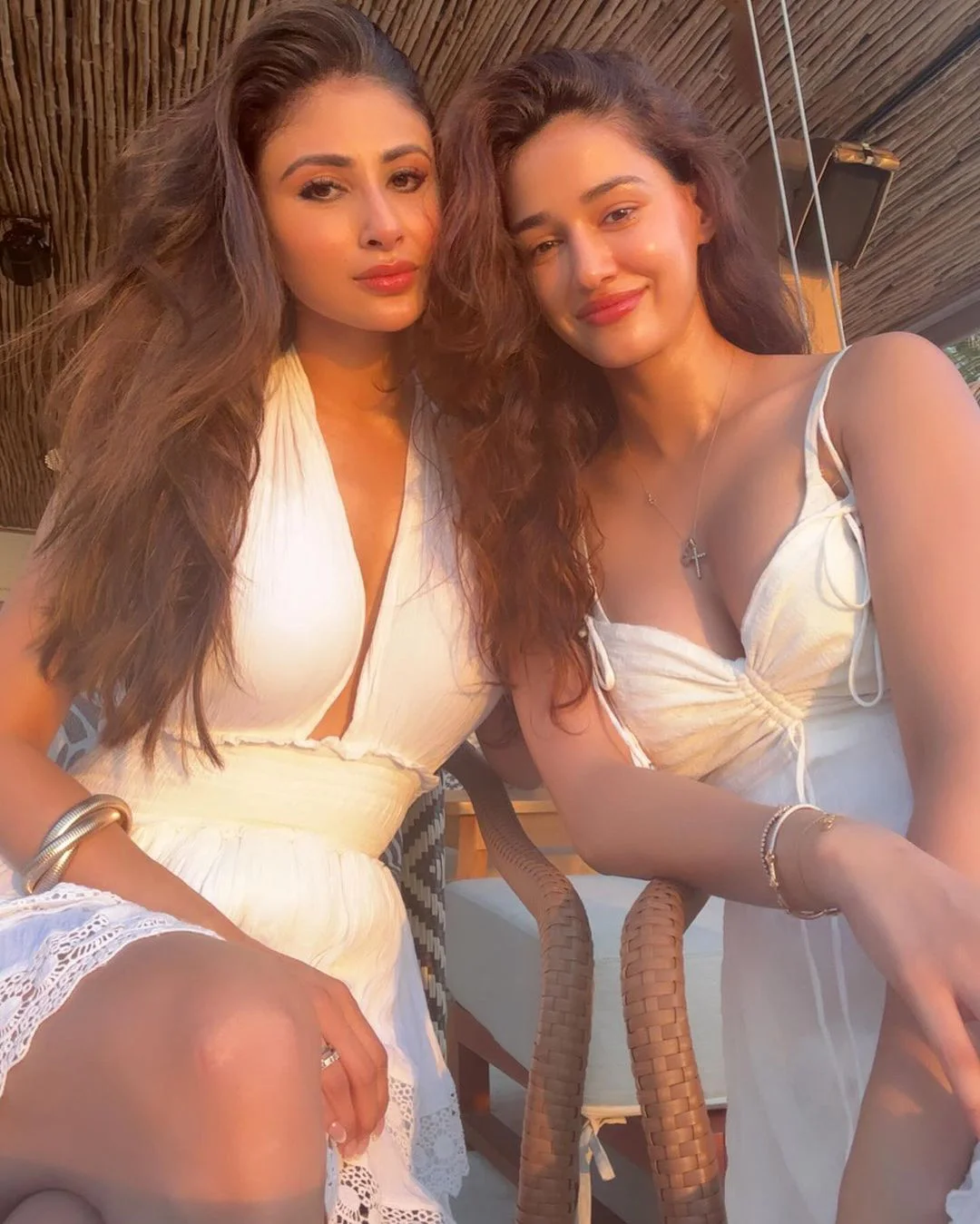 Disha Patani Mouni Roy enjoying in Thailand vacation photos