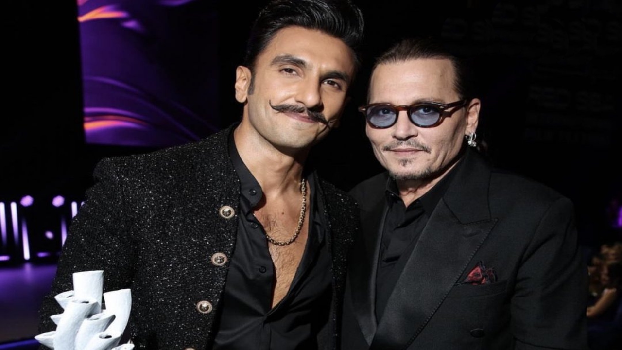 Ranveer Singh : ‘పైరేట్స్ ఆఫ్ ది కరీబియన్’ కెప్టెన్ జాక్ స్పారోతో రణవీర్ ఫోటో వైరల్.. Ranveer Singh : ‘పైరేట్స్ ఆఫ్ ది కరీబియన్’ కెప్టెన్ జాక్ స్పారోతో రణవీర్ ఫోటో వైరల్..