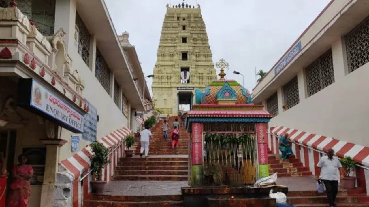 Dwarka Tirumala : ద్వారకా తిరుమల చిన వెంకన్న ఆలయంలో ముక్కోటి ఏకాదశికి ఏర్పాట్లు Dwarka Tirumala : ద్వారకా తిరుమల చిన వెంకన్న ఆలయంలో ముక్కోటి ఏకాదశికి ఏర్పాట్లు