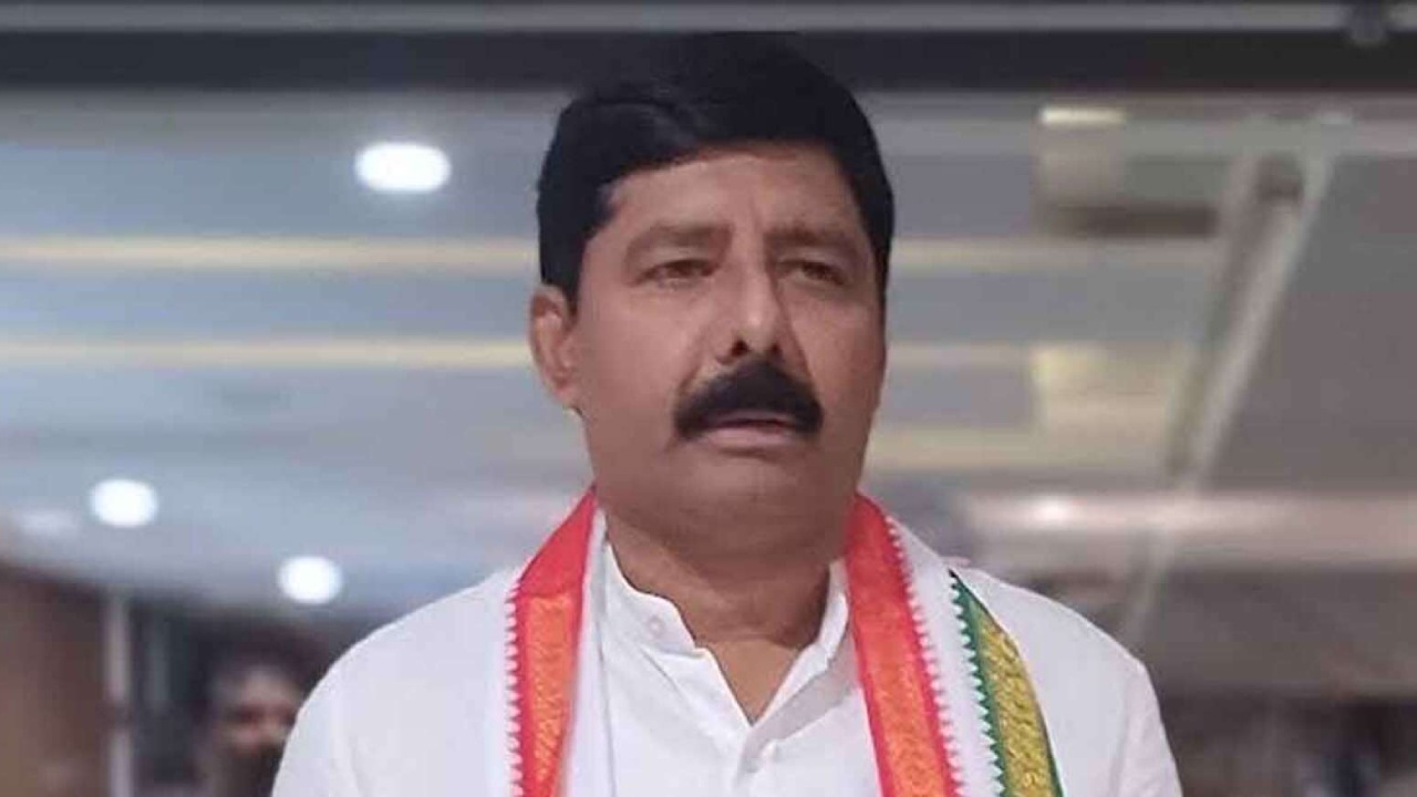 Gidugu Rudraraju : వైసీపీ మునిగిపోతున్న నావ.. షర్మిల ఏపీకి వస్తే పార్టీలోకి స్వాగతిస్తాం : గిడుగు రుద్రరాజు Gidugu Rudraraju : వైసీపీ మునిగిపోతున్న నావ.. షర్మిల ఏపీకి వస్తే పార్టీలోకి స్వాగతిస్తాం : గిడుగు రుద్రరాజు