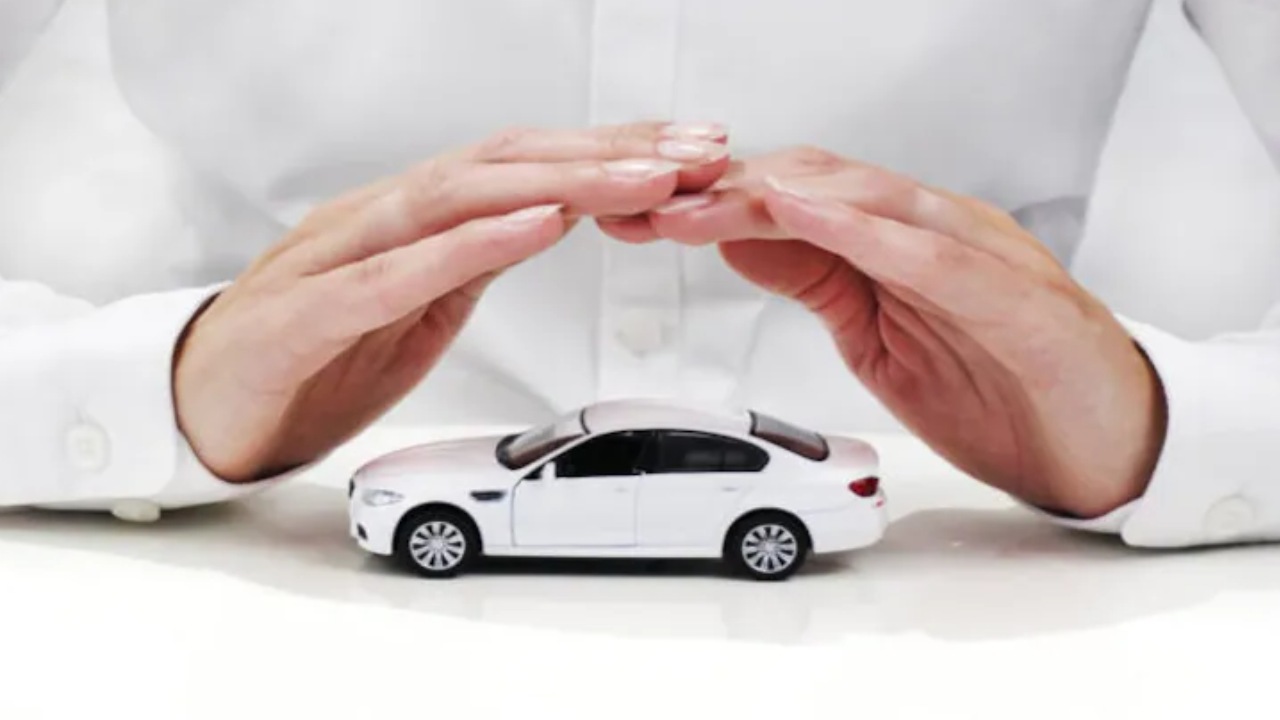 Car Insurance Claim : వరదల్లో దెబ్బతిన్న కార్లు, ద్విచక్ర వాహనాలకు బీమా క్లెయిమ్ ఎలా దాఖలు చేయాలో తెలుసా? How to file vechicle insurance claim for cars and two-wheelers damaged by floods, Full Details in Telugu