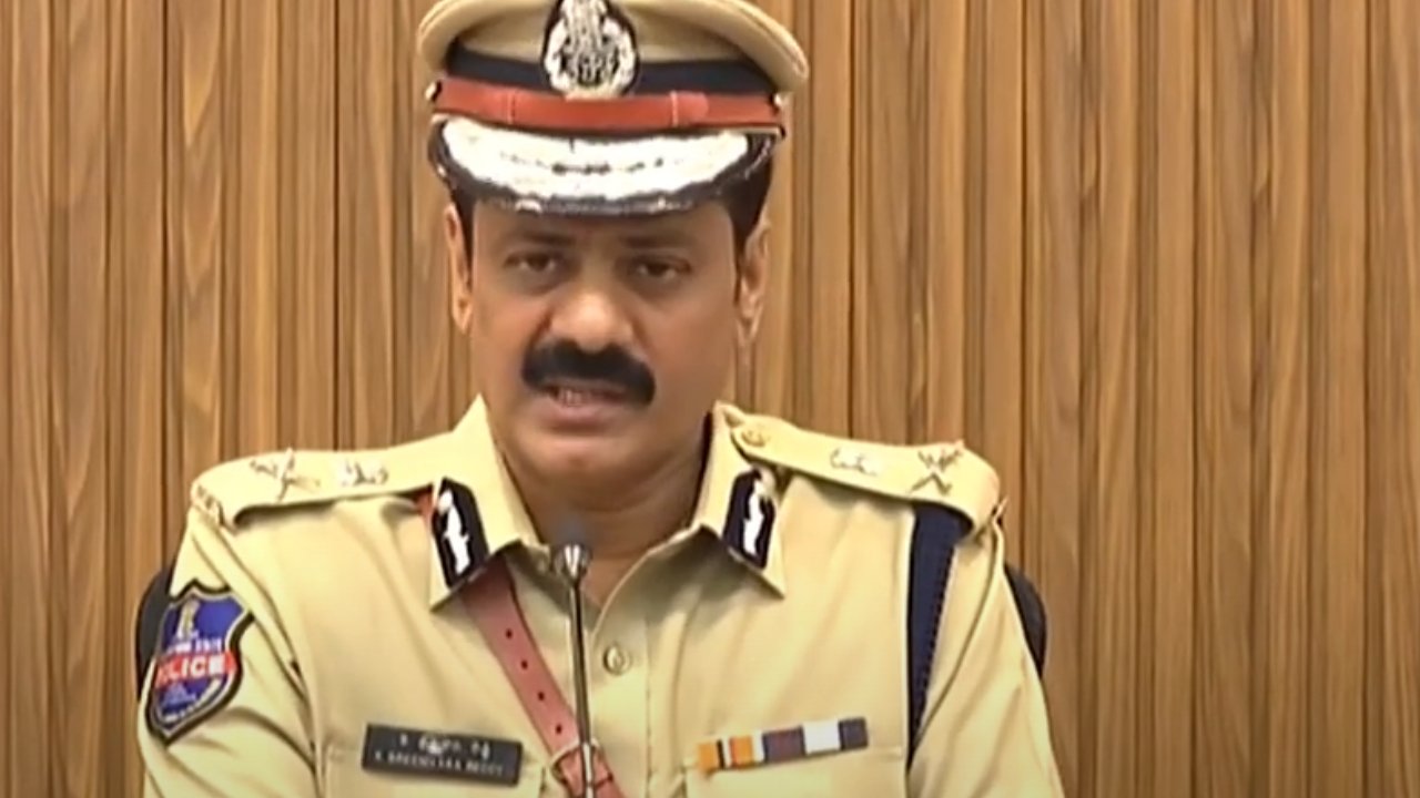 CP Srinivas Reddy: 2 నెలల్లో హైదరాబాద్లో వీటిని పూర్తిగా నిర్మూలించాలి: సీపీ శ్రీనివాస్ రెడ్డి CP Srinivas Reddy: 2 నెలల్లో హైదరాబాద్లో వీటిని పూర్తిగా నిర్మూలించాలి: సీపీ శ్రీనివాస్ రెడ్డి