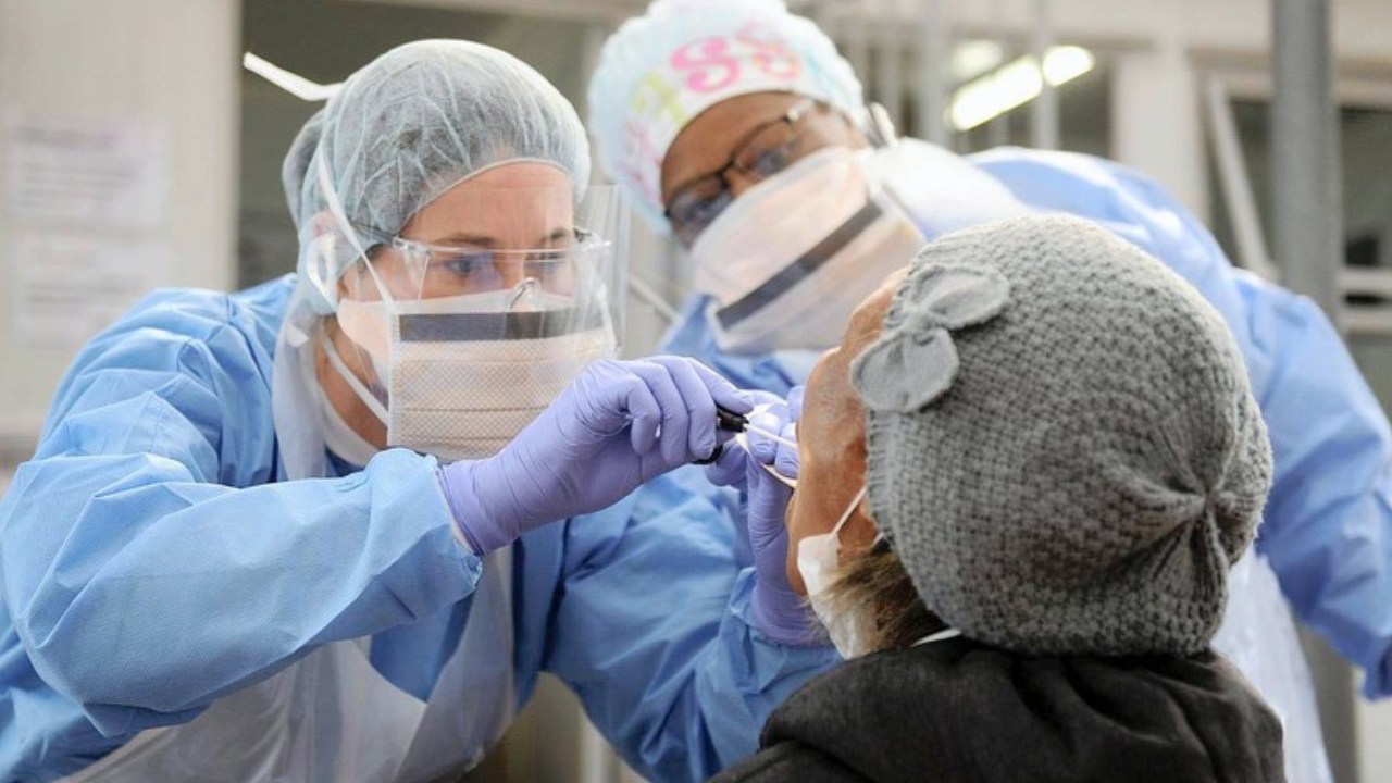 Corona Virus : మూడు రాష్ట్రాల్లో కొత్త జేఎన్.1 వేరియంట్ కేసులు.. గోవాలో అత్యధికం, తెలుగు రాష్ట్రాల్లో కరోనా కేసులు ఎన్నంటే? Corona Virus : మూడు రాష్ట్రాల్లో కొత్త జేఎన్.1 వేరియంట్ కేసులు.. గోవాలో అత్యధికం, తెలుగు రాష్ట్రాల్లో కరోనా కేసులు ఎన్నంటే?