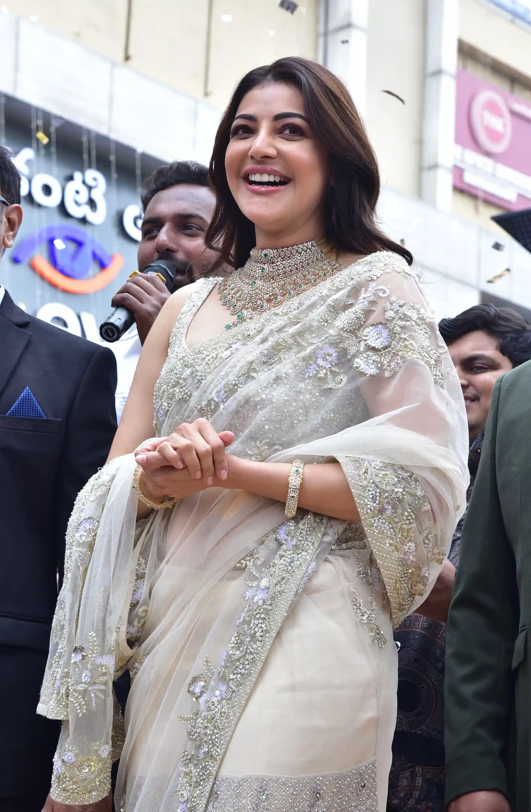 Kajal Aggarwal Stunning Looks in Saree