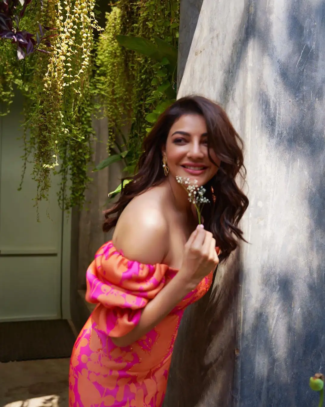 Kajal Aggarwal Shares Cute Photos Looks like a Moon Beauty