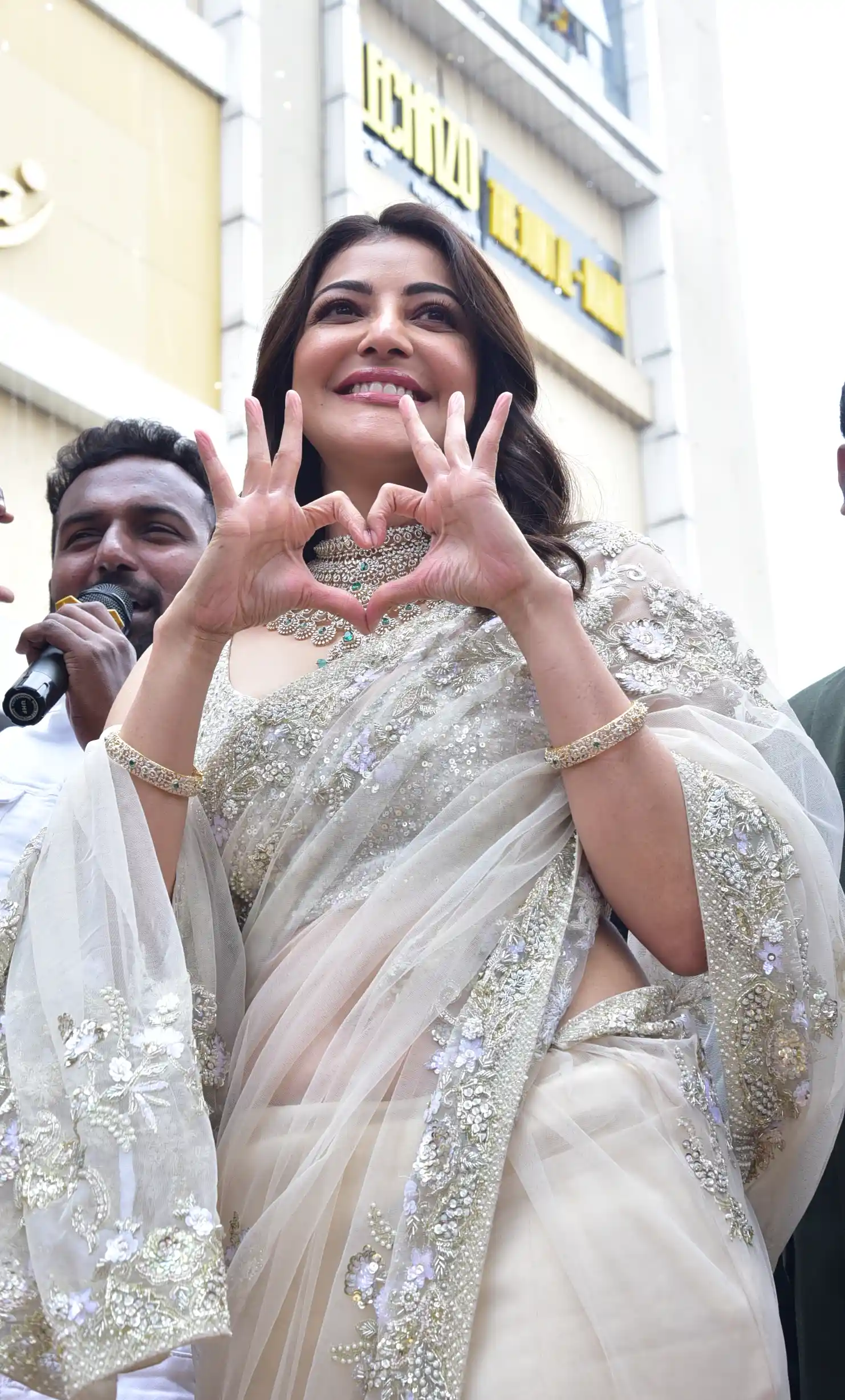 Kajal Aggarwal Stunning Looks in Saree