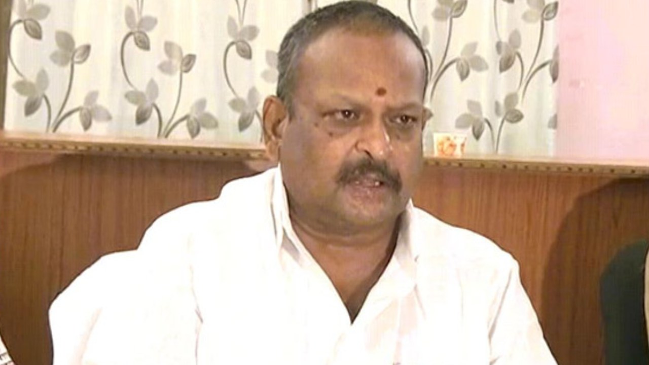 Deputy Speaker : యువగళం సభలో అనుభవాలు చెప్పడం కన్నా జగన్ ను విమర్శించడమే ఎక్కువ : డిప్యూటీ స్పీకర్ Deputy Speaker : యువగళం సభలో అనుభవాలు చెప్పడం కన్నా జగన్ ను విమర్శించడమే ఎక్కువ : డిప్యూటీ స్పీకర్