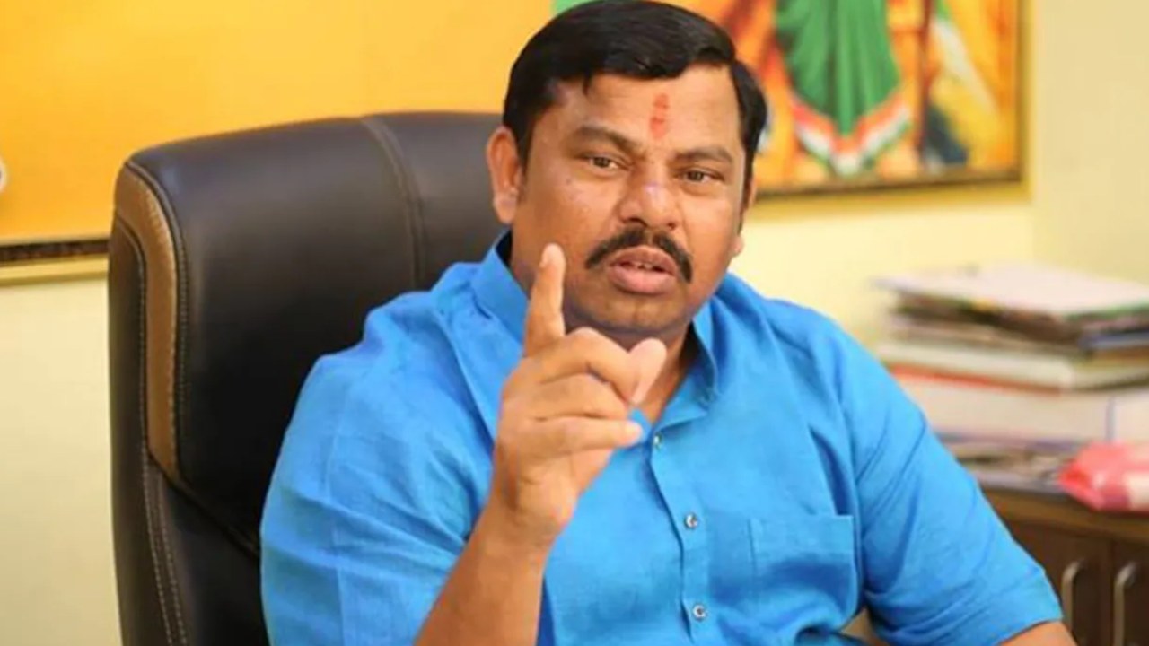 MLA Raja Singh : అసెంబ్లీ సమావేశాలను బహిష్కరిస్తున్నాం.. అక్బరుద్దీన్ ప్రొటెం స్పీకర్ గా ఉంటే ప్రమాణం చేయం : ఎమ్మెల్యే రాజసింగ్ MLA Raja Singh : అసెంబ్లీ సమావేశాలను బహిష్కరిస్తున్నాం.. అక్బరుద్దీన్ ప్రొటెం స్పీకర్ గా ఉంటే ప్రమాణం చేయం : ఎమ్మెల్యే రాజసింగ్