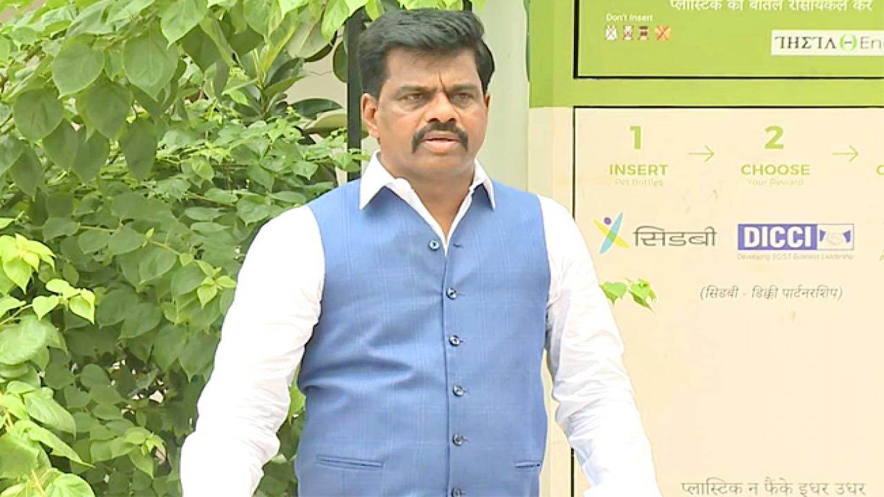 ఏపీ భవన్లో వైసీపీ ఎంపీ గోరంట్ల మాధవ్కి చేదు అనుభవం ఏపీ భవన్లో వైసీపీ ఎంపీ గోరంట్ల మాధవ్కి చేదు అనుభవం