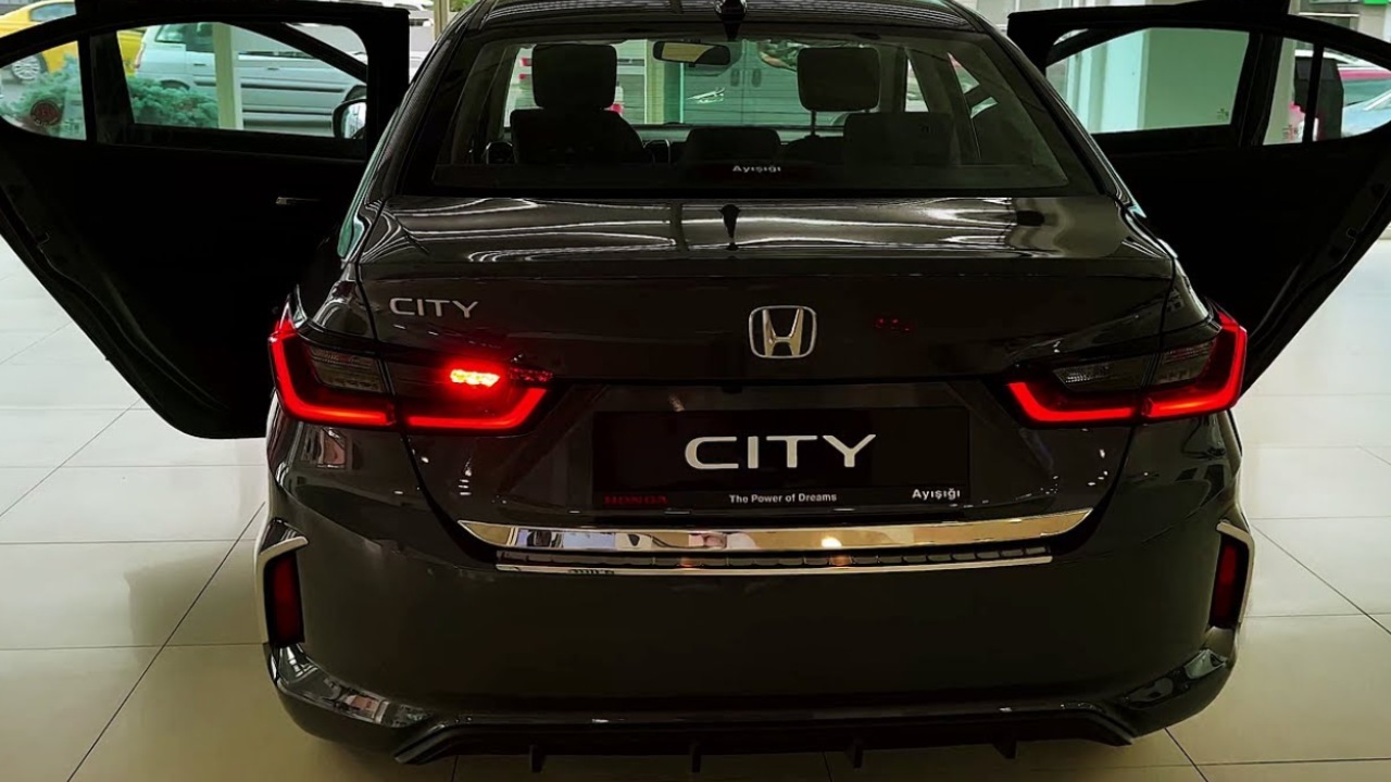 Massive discounts of up to Rs 1 lakh of Honda City