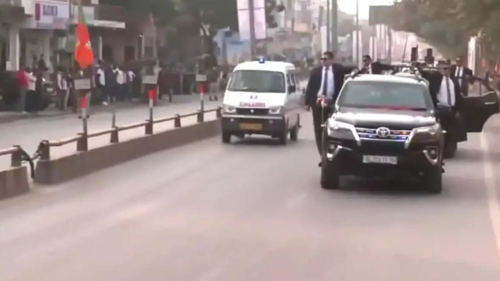 Modi stopped his convoy to give way to an ambulance