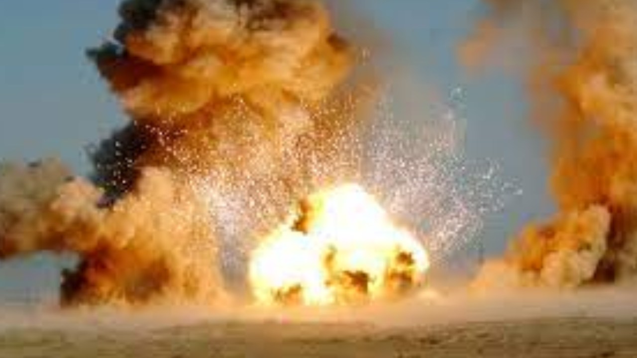 Explode : జమ్మూ కాశ్మీర్లో పేలుడు.. ఒకరి మృతి Explode : జమ్మూ కాశ్మీర్లో పేలుడు.. ఒకరి మృతి