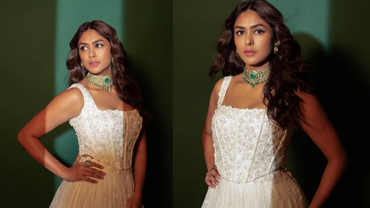 Mrunal Thakur : వైట్ డ్రెస్‌లో మెరిసిపోతున్న మృణాల్ ఠాకూర్..