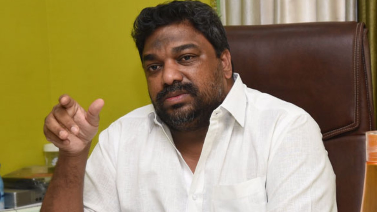 Natti Kumar : నేనూ వ్యూహం సినిమా చేస్తా.. వాళ్ల అరాచకాలపై నా సినిమాలో చూపిస్తా Natti Kumar : నేనూ వ్యూహం సినిమా చేస్తా.. వాళ్ల అరాచకాలపై నా సినిమాలో చూపిస్తా