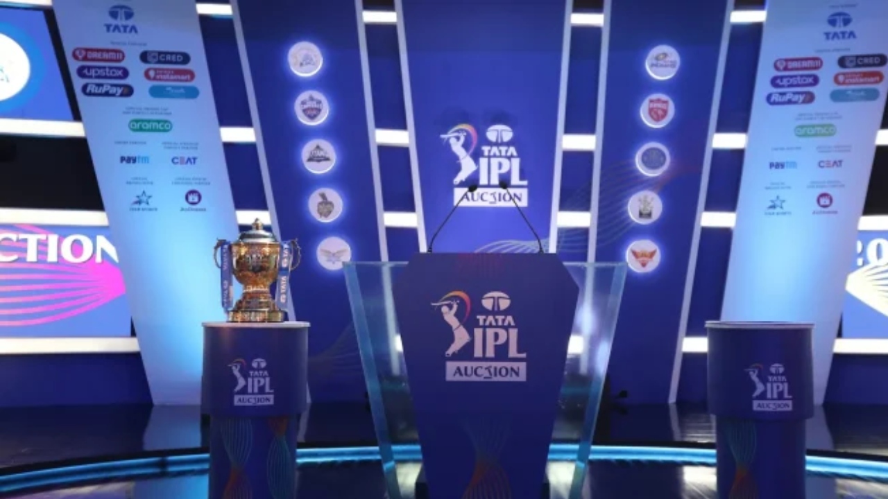 IPL auction 2024 : ఐపీఎల్ మినీ వేలం.. ఏ జట్టు వద్ద ఎంత నగదు ఉందో తెలుసా..? IPL auction 2024 : ఐపీఎల్ మినీ వేలం.. ఏ జట్టు వద్ద ఎంత నగదు ఉందో తెలుసా..?