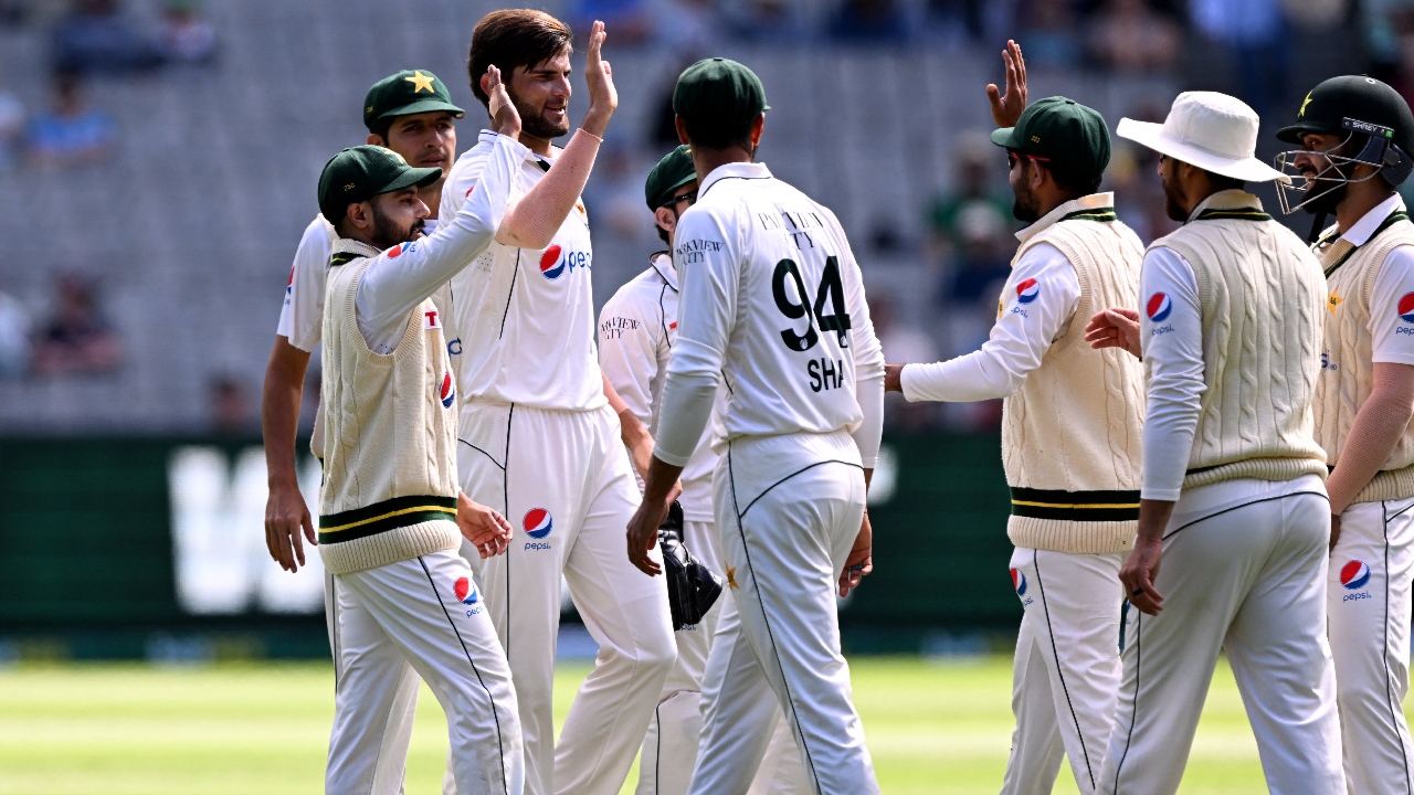 AUS vs PAK: గెలవడమే మరిచిపోయిన పాకిస్తాన్..! 1999 నుంచి వరుసగా 16వ టెస్టు మ్యాచులో ఓటమి.. AUS vs PAK: గెలవడమే మరిచిపోయిన పాకిస్తాన్..! 1999 నుంచి వరుసగా 16వ టెస్టు మ్యాచులో ఓటమి..
