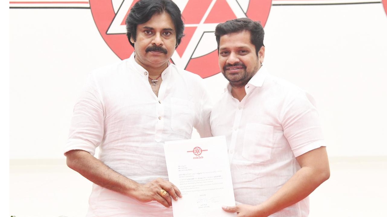 Bunny Vas : జనసేన ప్రచార విభాగం ఛైర్మన్గా బన్నీ వాస్.. నియామక ఉత్తర్వులు అందజేసిన పవన్ కల్యాణ్ Bunny Vas : జనసేన ప్రచార విభాగం ఛైర్మన్గా బన్నీ వాస్.. నియామక ఉత్తర్వులు అందజేసిన పవన్ కల్యాణ్