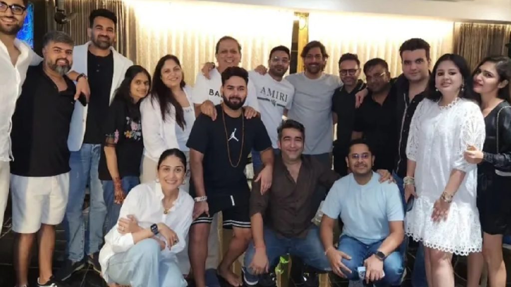 MS Dhoni poses with Zaheer Khan and Rishabh Pant at a birthday party