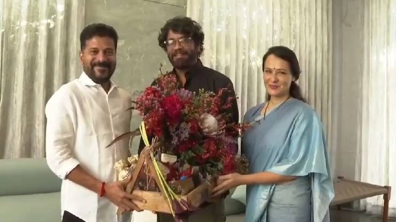 Nagarjuna : రేవంత్ రెడ్డిని మర్యాదపూర్వకంగా కలిసిన నాగార్జున దంపతులు Nagarjuna : రేవంత్ రెడ్డిని మర్యాదపూర్వకంగా కలిసిన నాగార్జున దంపతులు
