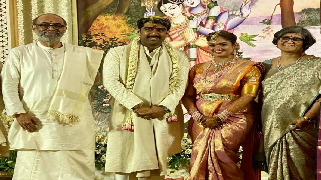 Abhiram Daggubati : లంకలో దగ్గుబాటి రాముడి కళ్యాణం.. పెళ్లి ఫోటో వైరల్ Abhiram Daggubati : లంకలో దగ్గుబాటి రాముడి కళ్యాణం.. పెళ్లి ఫోటో వైరల్