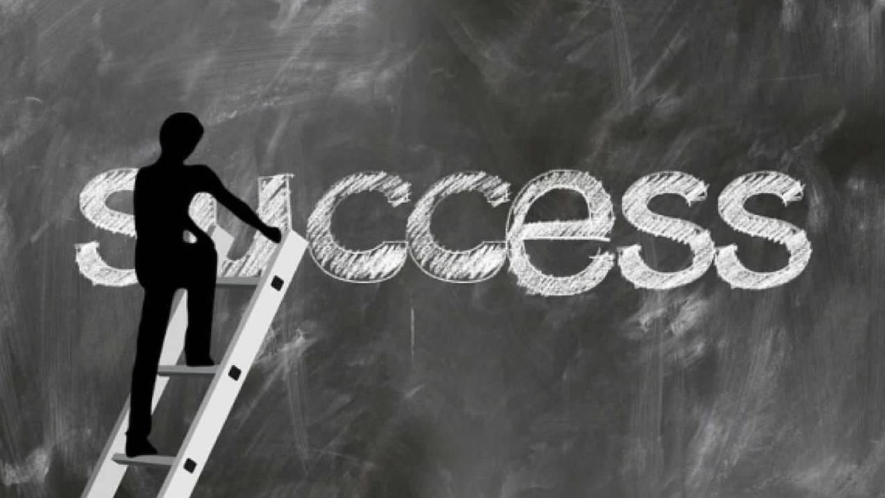 Habits of Successful People : సక్సెస్ అయిన వాళ్లలో కనిపించే సిక్స్ హ్యాబిట్స్ ఇవే Habits of Successful People : సక్సెస్ అయిన వాళ్లలో కనిపించే సిక్స్ హ్యాబిట్స్ ఇవే