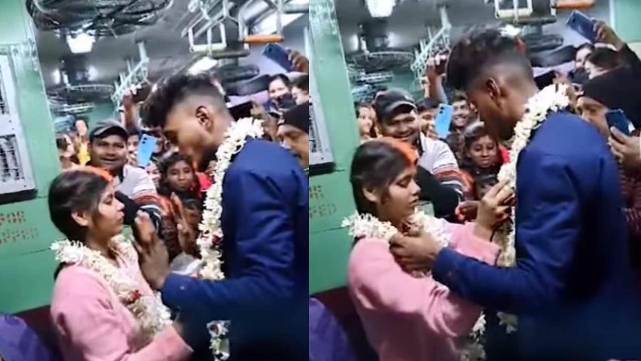Viral Video : కదులుతున్న రైలే వేదిక.. ప్రయాణికులే అతిథులు.. జంట పెళ్లి వీడియో వైరల్ Viral Video : కదులుతున్న రైలే వేదిక.. ప్రయాణికులే అతిథులు.. జంట పెళ్లి వీడియో వైరల్