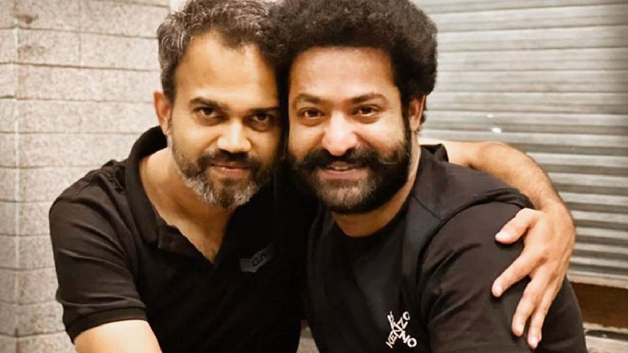 NTR31 : ఎన్టీఆర్ సినిమా గురించి ప్రశాంత్ నీల్ కామెంట్స్.. కేజీఎఫ్, సలార్లా కాకుండా.. NTR31 : ఎన్టీఆర్ సినిమా గురించి ప్రశాంత్ నీల్ కామెంట్స్.. కేజీఎఫ్, సలార్లా కాకుండా..