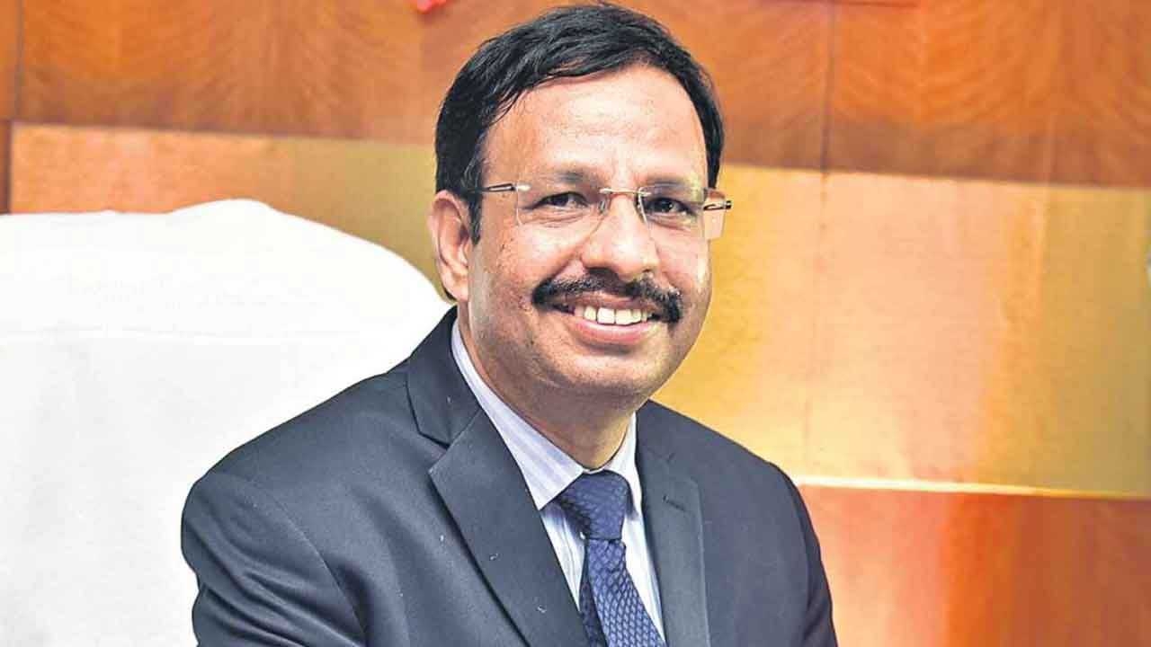 MD Sajjanar : తక్కువ దూరం ప్రయాణించే మహిళలు పల్లె వెలుగు బస్సుల్లో వెళ్లాలి : ఆర్టీసీ ఎండీ సజ్జనార్ విజ్ఞప్తి MD Sajjanar : తక్కువ దూరం ప్రయాణించే మహిళలు పల్లె వెలుగు బస్సుల్లో వెళ్లాలి : ఆర్టీసీ ఎండీ సజ్జనార్ విజ్ఞప్తి