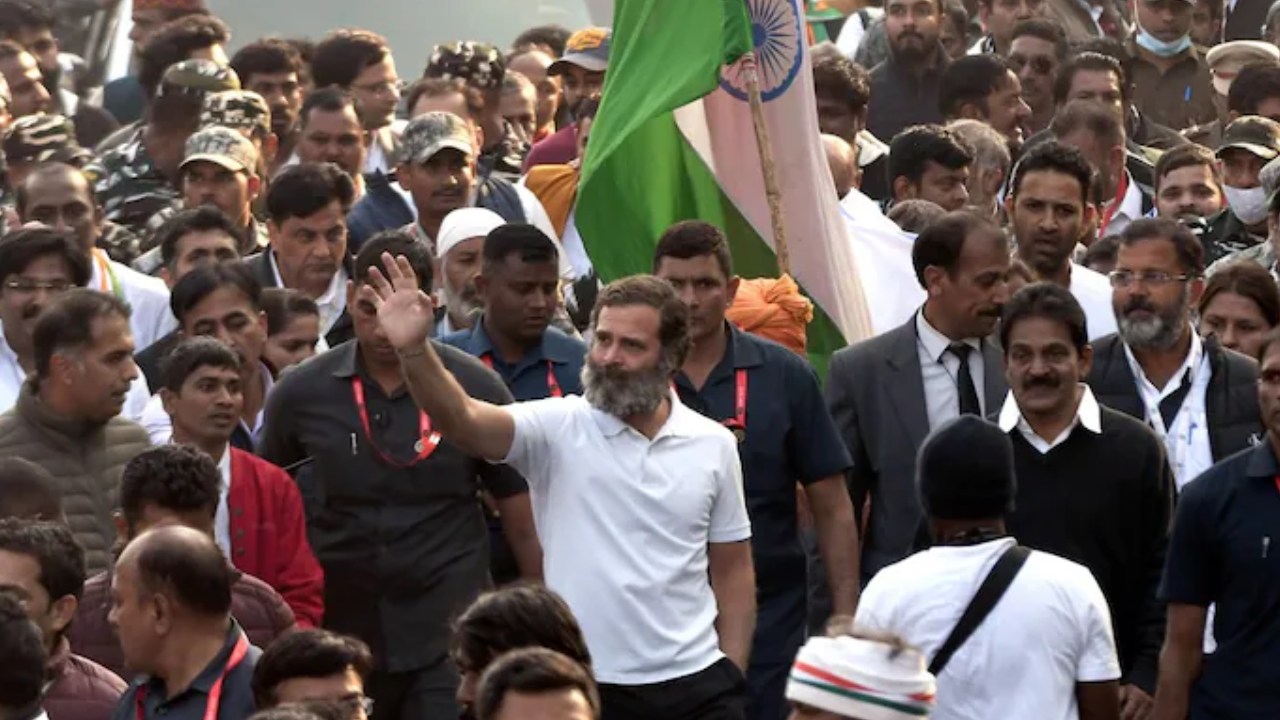 Bharat Nyay Yatra: జోడో యాత్రకు కొనసాగింపుగా రాహుల్ ‘భారత్ న్యాయ యాత్ర’.. ఎన్ని రాష్ట్రాల్లో.. ఎన్ని కిలోమీటర్లు యాత్ర సాగుతుందంటే? Bharat Nyay Yatra: జోడో యాత్రకు కొనసాగింపుగా రాహుల్ ‘భారత్ న్యాయ యాత్ర’.. ఎన్ని రాష్ట్రాల్లో.. ఎన్ని కిలోమీటర్లు యాత్ర సాగుతుందంటే?