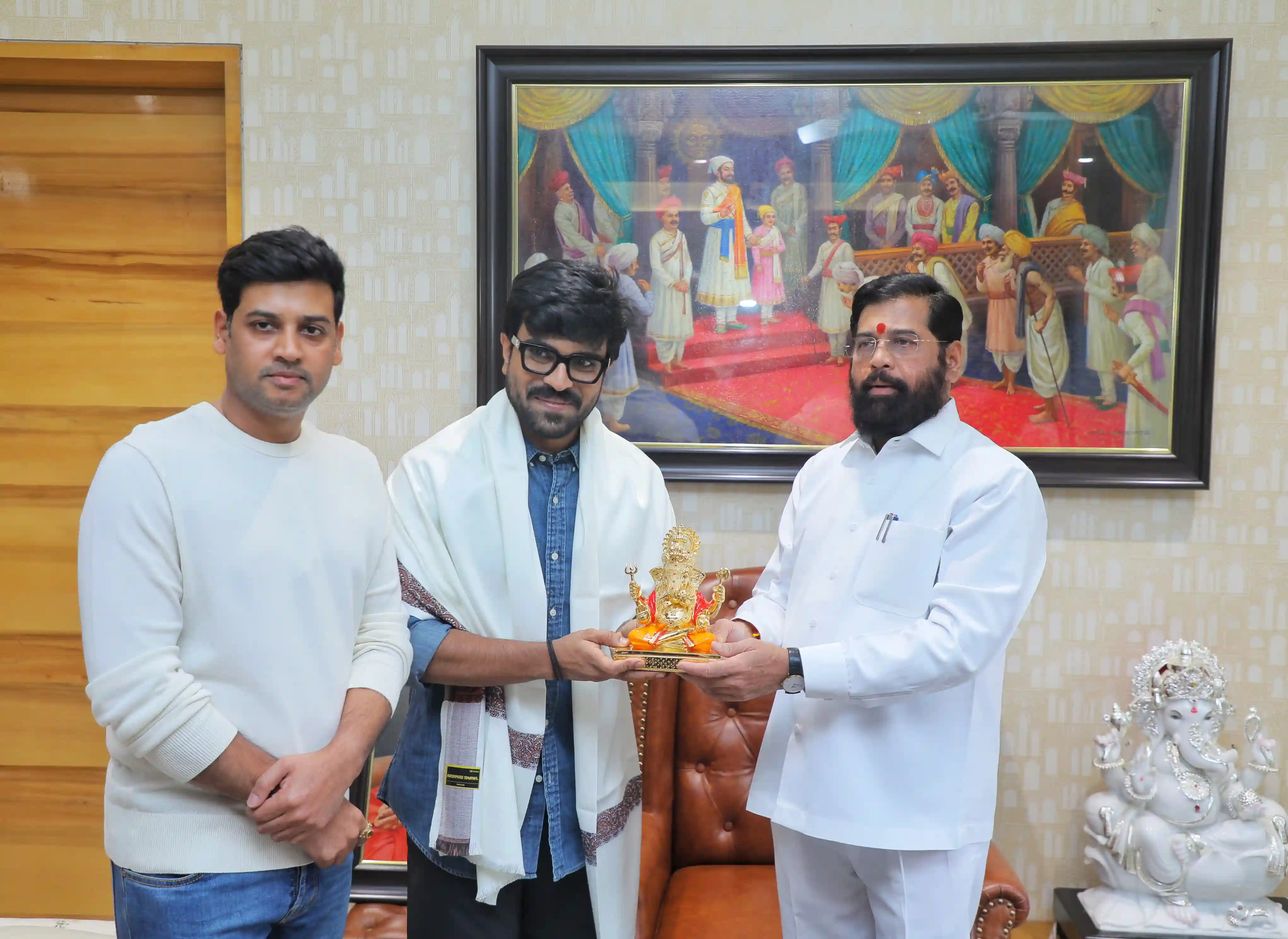 Ram Charan and Upasana meets Maharashtra CM Eknath Shinde in Mumbai