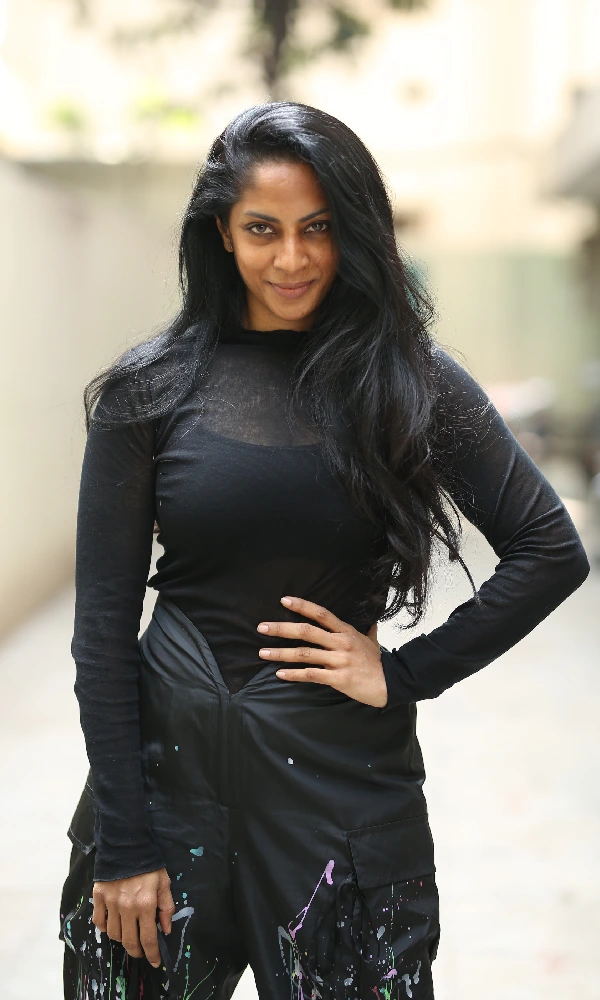 Salaar actress Sriya Reddy latest photos in stylish outfits