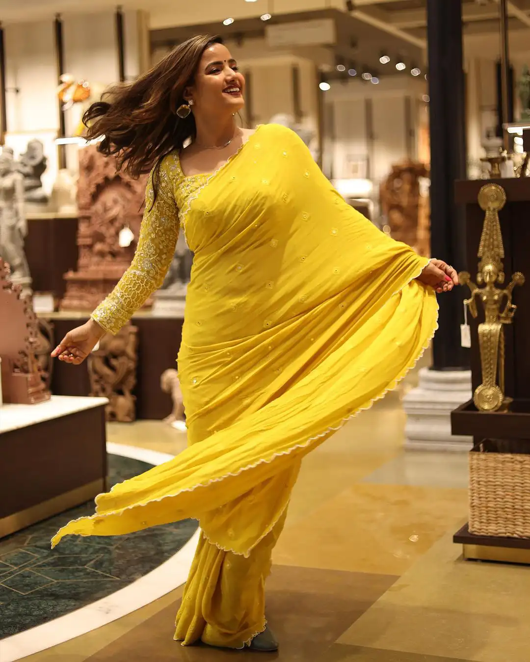Siri Hanumanthu Shines in Yellow Saree