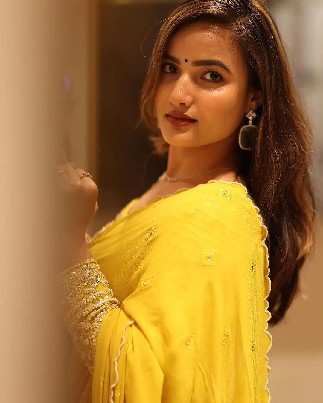 Siri Hanumanthu Shines in Yellow Saree