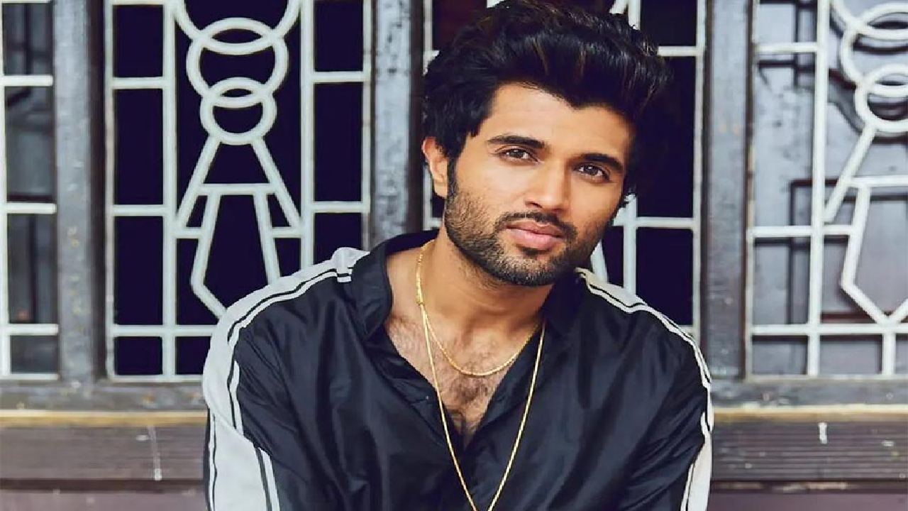 Vijay Deverakonda : విజయ్ దేవరకొండ పై అసభ్యకర వార్తలు.. అరెస్ట్ చేసిన పోలీసులు.. Vijay Deverakonda : విజయ్ దేవరకొండ పై అసభ్యకర వార్తలు.. అరెస్ట్ చేసిన పోలీసులు..