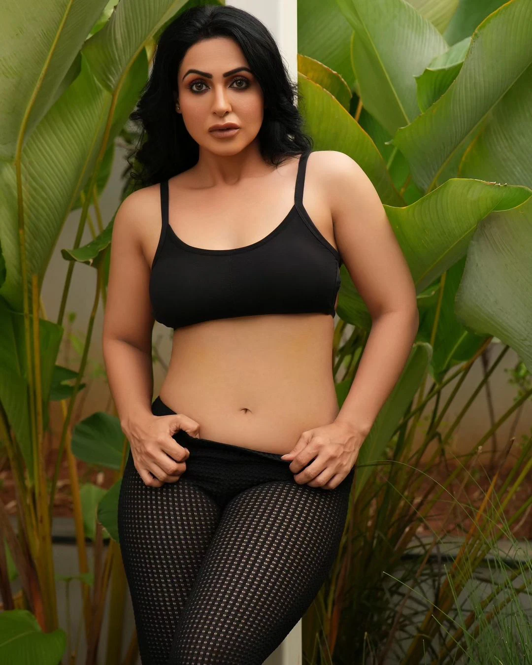 Tollywood Actress Nandini Rai shines in black dress photos