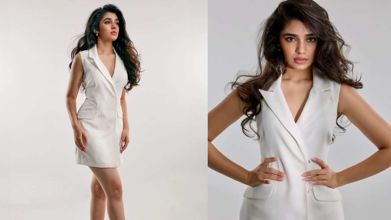 Krithi Shetty : షార్ట్ స్కర్ట్లో కృతిశెట్టి సోయగాలు.. Krithi Shetty : షార్ట్ స్కర్ట్లో కృతిశెట్టి సోయగాలు..