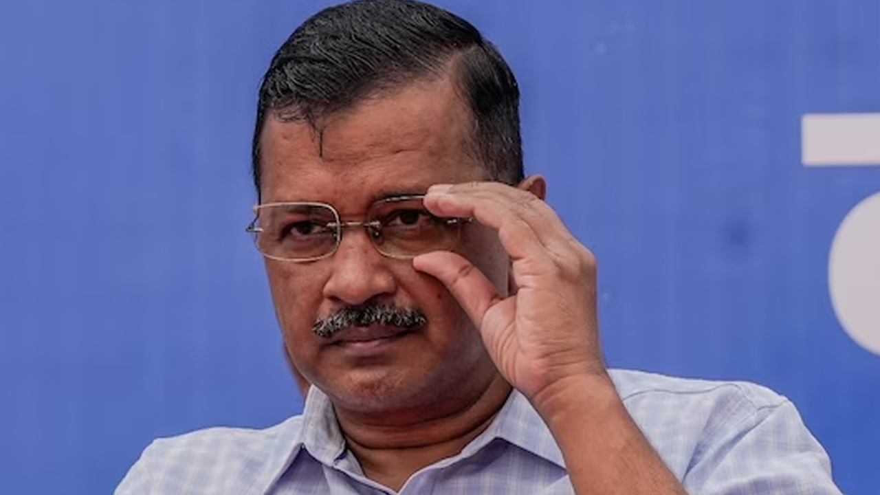 Delhi Liquor Policy Case: ఢిల్లీ లిక్కర్ పాలసీ కేసులో సీఎం కేజ్రీవాల్కు మళ్లీ నోటీసులు పంపిన ఈడీ Delhi Liquor Policy Case: ఢిల్లీ లిక్కర్ పాలసీ కేసులో సీఎం కేజ్రీవాల్కు మళ్లీ నోటీసులు పంపిన ఈడీ