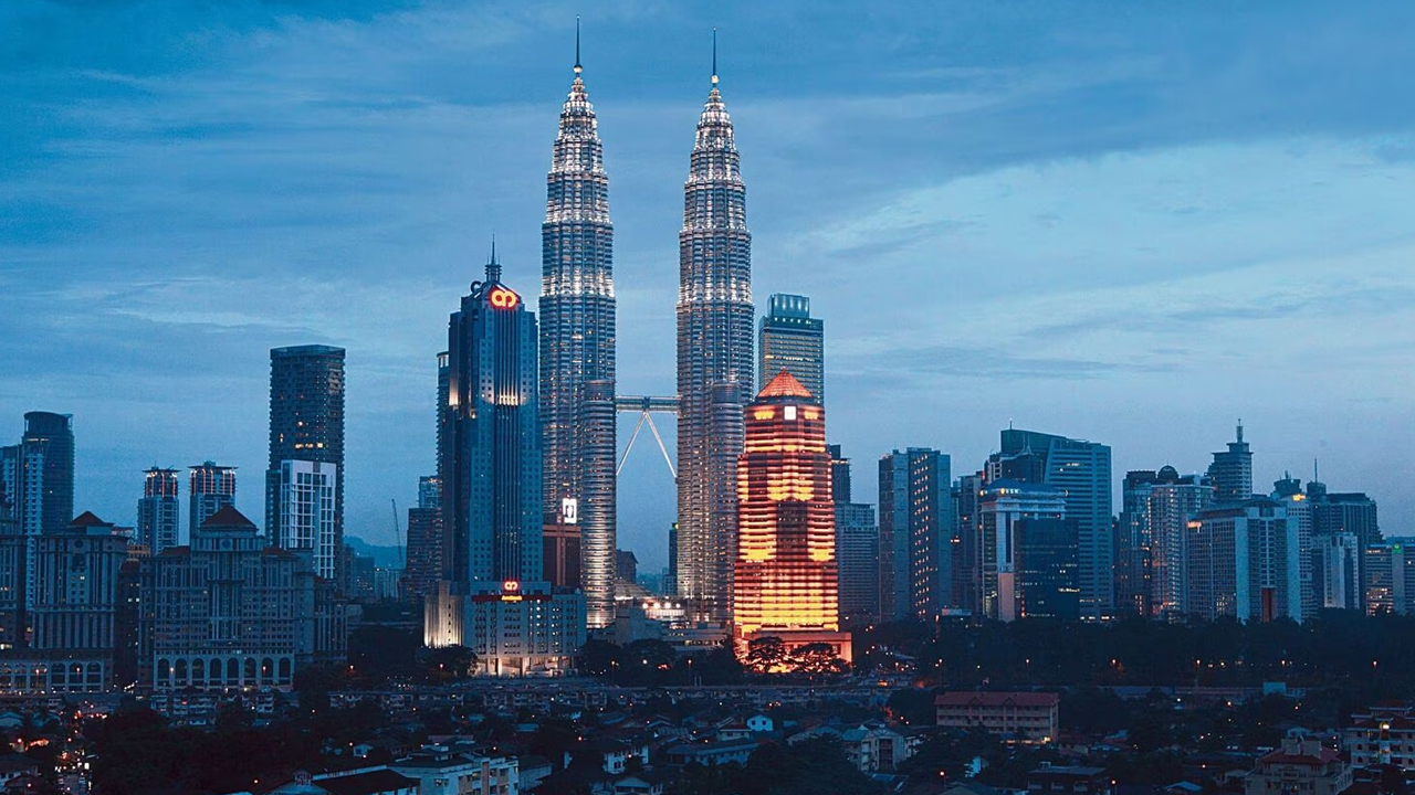 Malaysia Travel: భారత యాత్రికుల కోసం వీసా ఫ్రీ ట్రావెల్ ప్రకటించిన మలేషియా Malaysia Travel: భారత యాత్రికుల కోసం వీసా ఫ్రీ ట్రావెల్ ప్రకటించిన మలేషియా