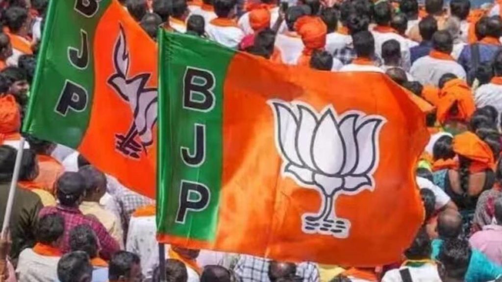 is bjp maintain strong hold on madhya pradesh what exact polls after exti polls