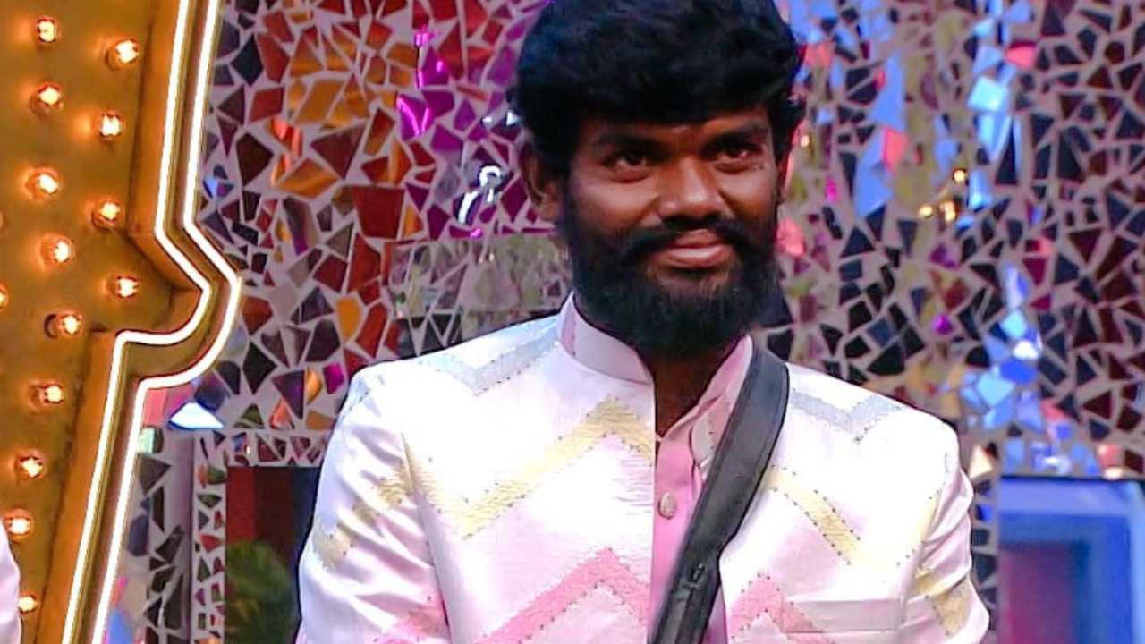 Pallavi Prashanth : బిగ్బాస్లో అలా.. కప్పు గెలిచాక ఇలా.. రైతులకు హెల్ప్ చేయడానికి నేనేమన్నా సీఎంనా? Pallavi Prashanth : బిగ్బాస్లో అలా.. కప్పు గెలిచాక ఇలా.. రైతులకు హెల్ప్ చేయడానికి నేనేమన్నా సీఎంనా?