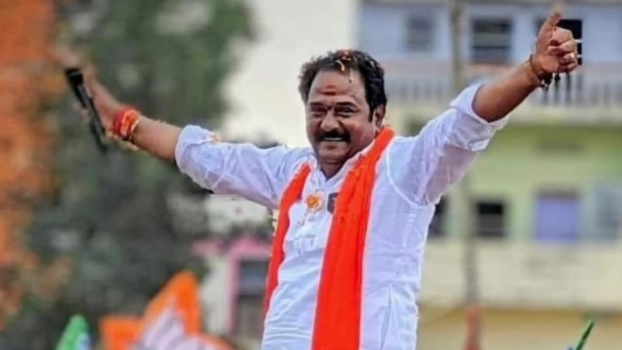 VENKATA RAMANA REDDY: ఇది కదా గెలుపంటే.. కేసీఆర్, రేవంత్లను కలిపి ఓడించాడు VENKATA RAMANA REDDY: ఇది కదా గెలుపంటే.. కేసీఆర్, రేవంత్లను కలిపి ఓడించాడు