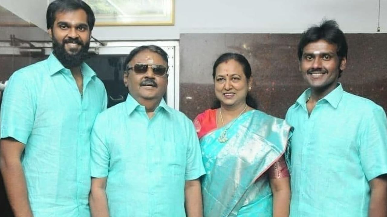 Viajayakanth Family : విజయ్కాంత్ కన్నుమూత.. కుటుంబ నేపథ్యం.. కుమారుడు కూడా నటుడే.. Viajayakanth Family : విజయ్కాంత్ కన్నుమూత.. కుటుంబ నేపథ్యం.. కుమారుడు కూడా నటుడే..