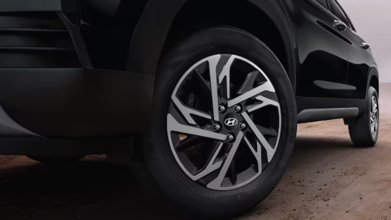 2024 Hyundai Creta Facelift : 2024 హ్యుందాయ్ క్రెటా ఫేస్లిఫ్ట్ వచ్చేది ఎప్పుడంటే? కొత్త కారు ఫొటోలు ఇవే..! 2024 Hyundai Creta Facelift fully revealed in new images